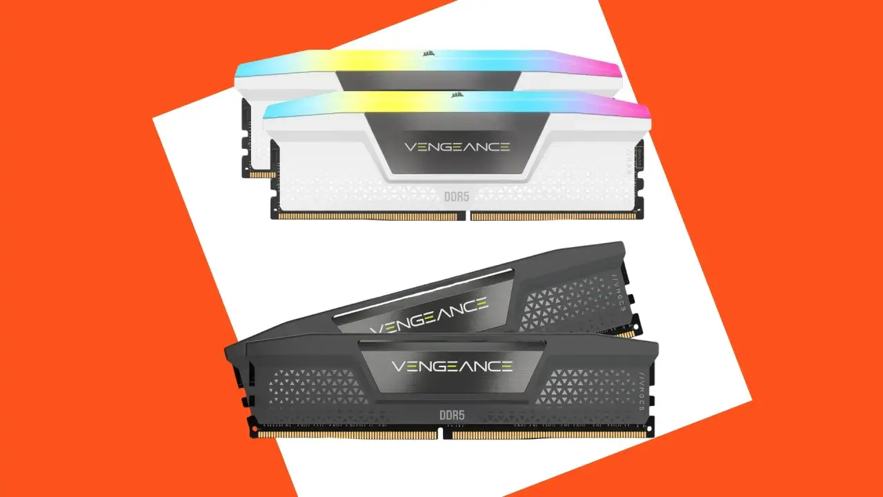 Deux kits de RAM DDR5 Vengeance, un blanc RGB et un noir, pour optimiser combien de RAM pour un PC gamer.
