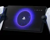 PlayStation Portal avec manettes DualSense attachées, affichant le logo PlayStation sur fond étoilé.
