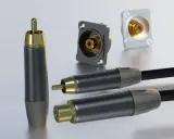 Connectique RCA de haute qualité, avec des câbles et des connecteurs plaqués or pour une connexion audio/vidéo optimale.