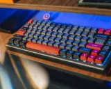 Clavier gamer personnalisable avec touches colorées. Un guide pour comment choisir son clavier gamer.