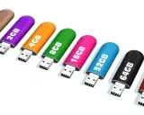 Une rangée de clés USB colorées, de 1 Go à 128 Go, prêtes à stocker vos données.