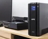 Un onduleur APC Back-UPS Pro 1500 protège votre console de jeu et votre téléviseur. Apprenez comment choisir un onduleur pour vos appareils électroniques.