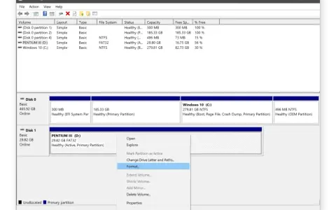 Gestionnaire de disques : le menu contextuel propose de formater la partition D: pour initialiser disque dur.