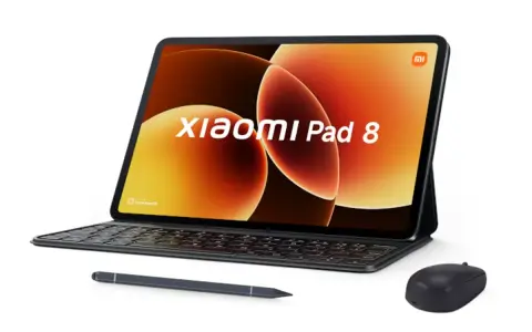 Le Xiaomi Pad 8, avec son clavier et son stylet, prêt pour la productivité.