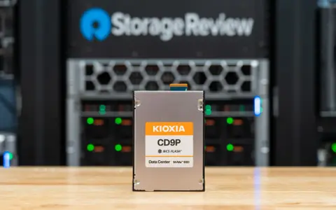 Le disque dur nouvelle génération Kioxia CD9P, un SSD NVMe pour data center, prêt à propulser vos données.