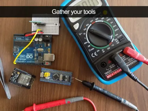 Multimètre, Arduino, et pinces pour comment tester une batterie de vélo électrique.