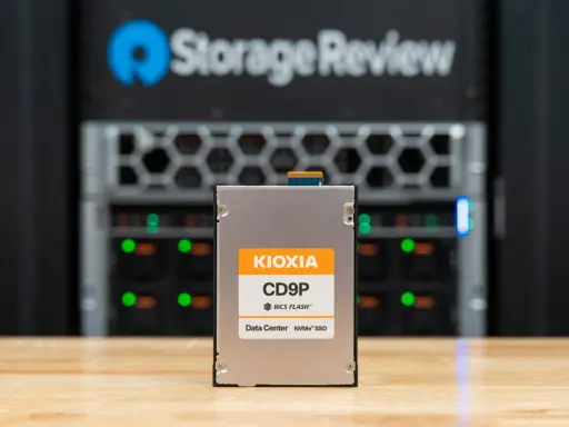Le disque dur nouvelle génération Kioxia CD9P, un SSD NVMe pour data center, prêt à propulser vos données.