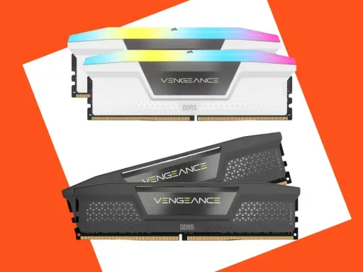 Deux kits de RAM DDR5 Vengeance, un blanc RGB et un noir, pour optimiser combien de RAM pour un PC gamer.