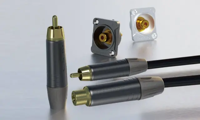 Connectique RCA de haute qualité, avec des câbles et des connecteurs plaqués or pour une connexion audio/vidéo optimale.