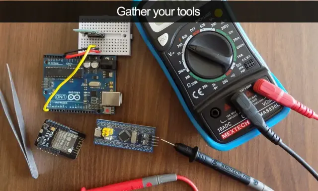 Multimètre, Arduino, et pinces pour comment tester une batterie de vélo électrique.