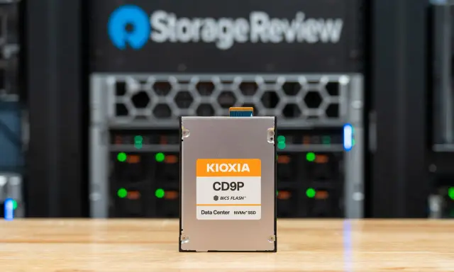 Le disque dur nouvelle génération Kioxia CD9P, un SSD NVMe pour data center, prêt à propulser vos données.